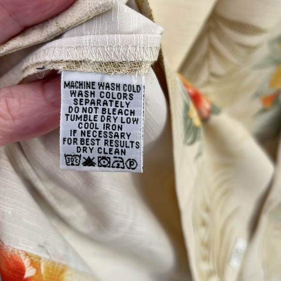 🌺RARE TOMMY BAHAMA 100% SILK HOLIDAY HAWAIIAN BUTTON DOWN SZ L EXCELLENT COND. - Picture 5 of 7